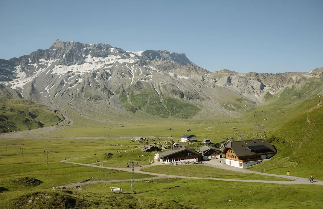 Berg-&Naturhotel Engstligenalp-1